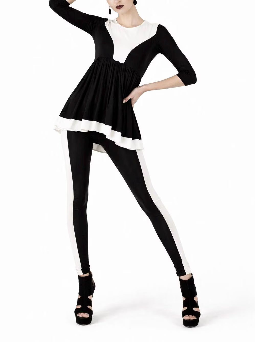 Ella Black and White 3/4 length sleeve babydoll top