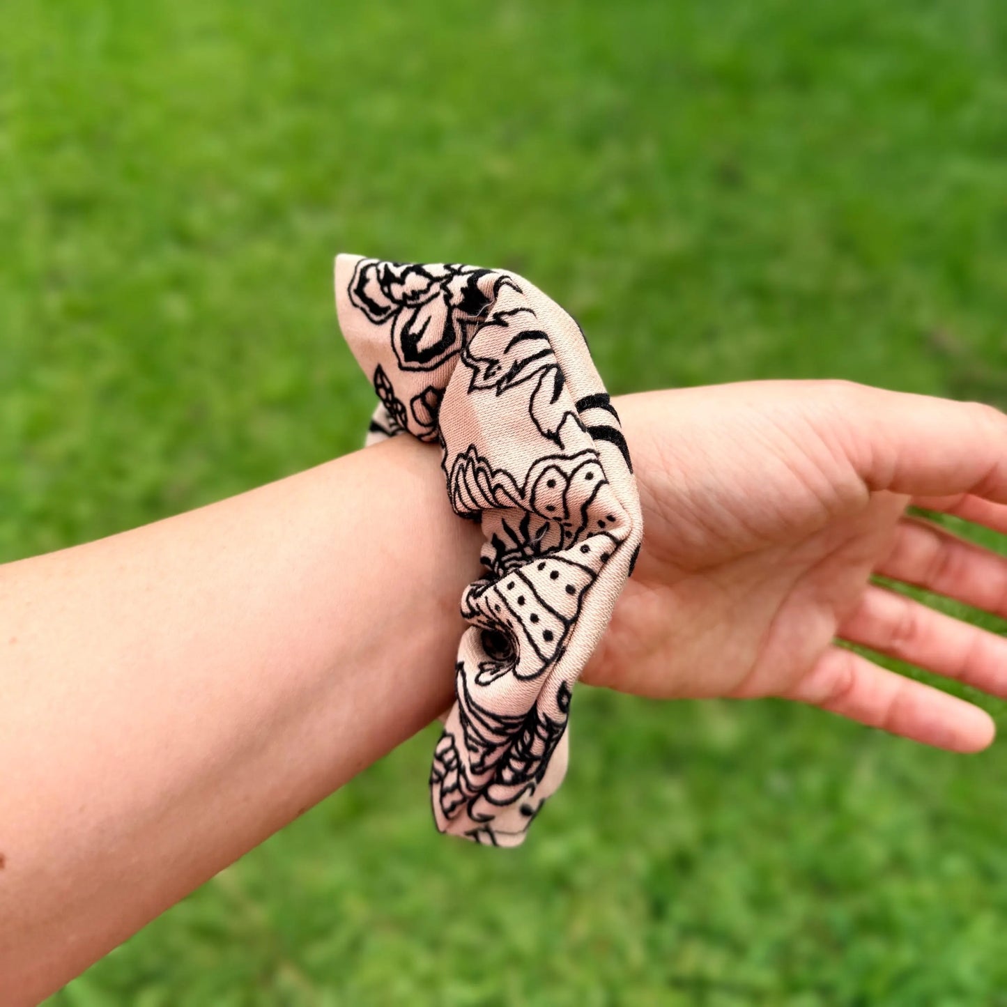 Neutral Beige & Black Floral Scrunchie – Minimalist Hair Tie, Everyday Elegant Hair Accessory