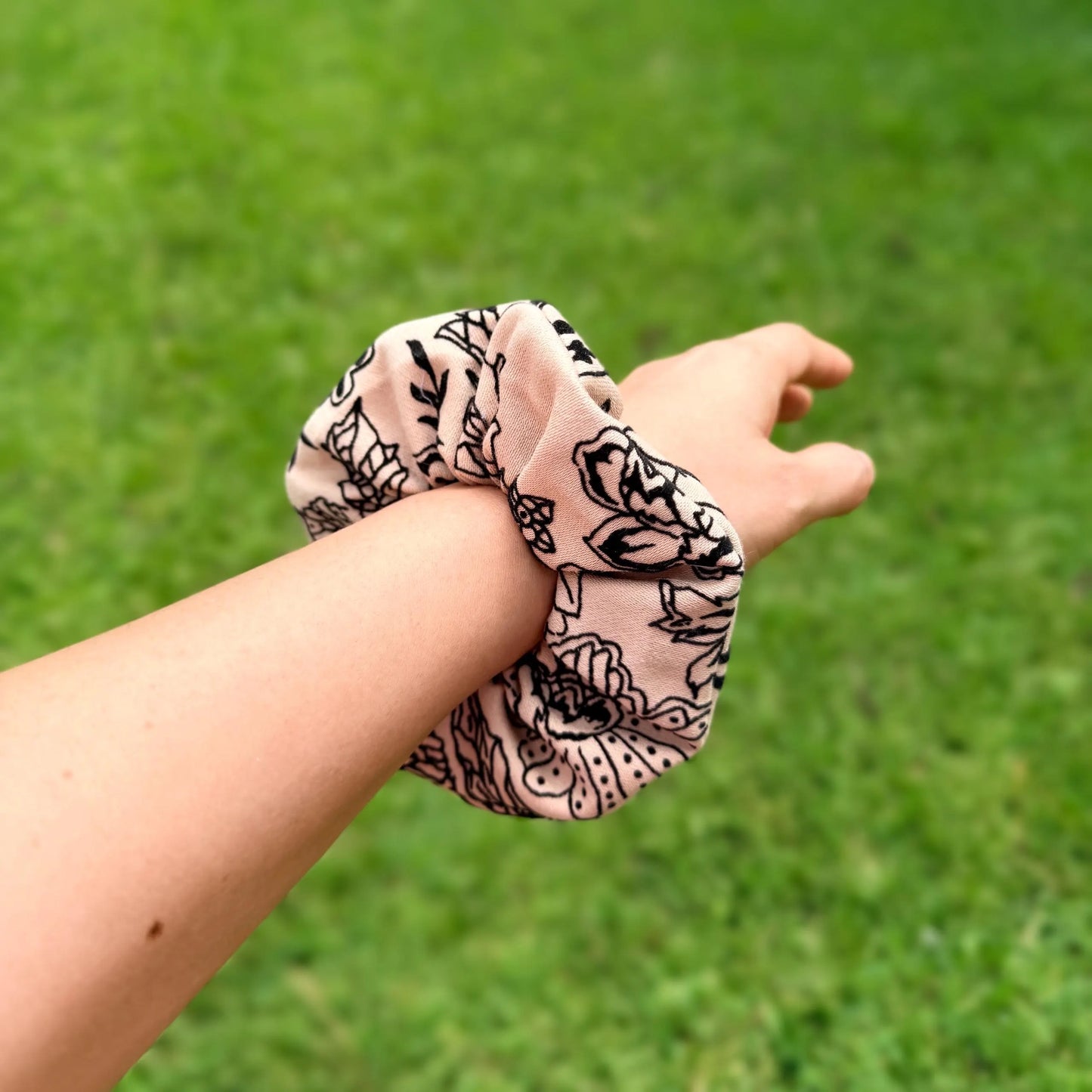 Neutral Beige & Black Floral Scrunchie – Minimalist Hair Tie, Everyday Elegant Hair Accessory