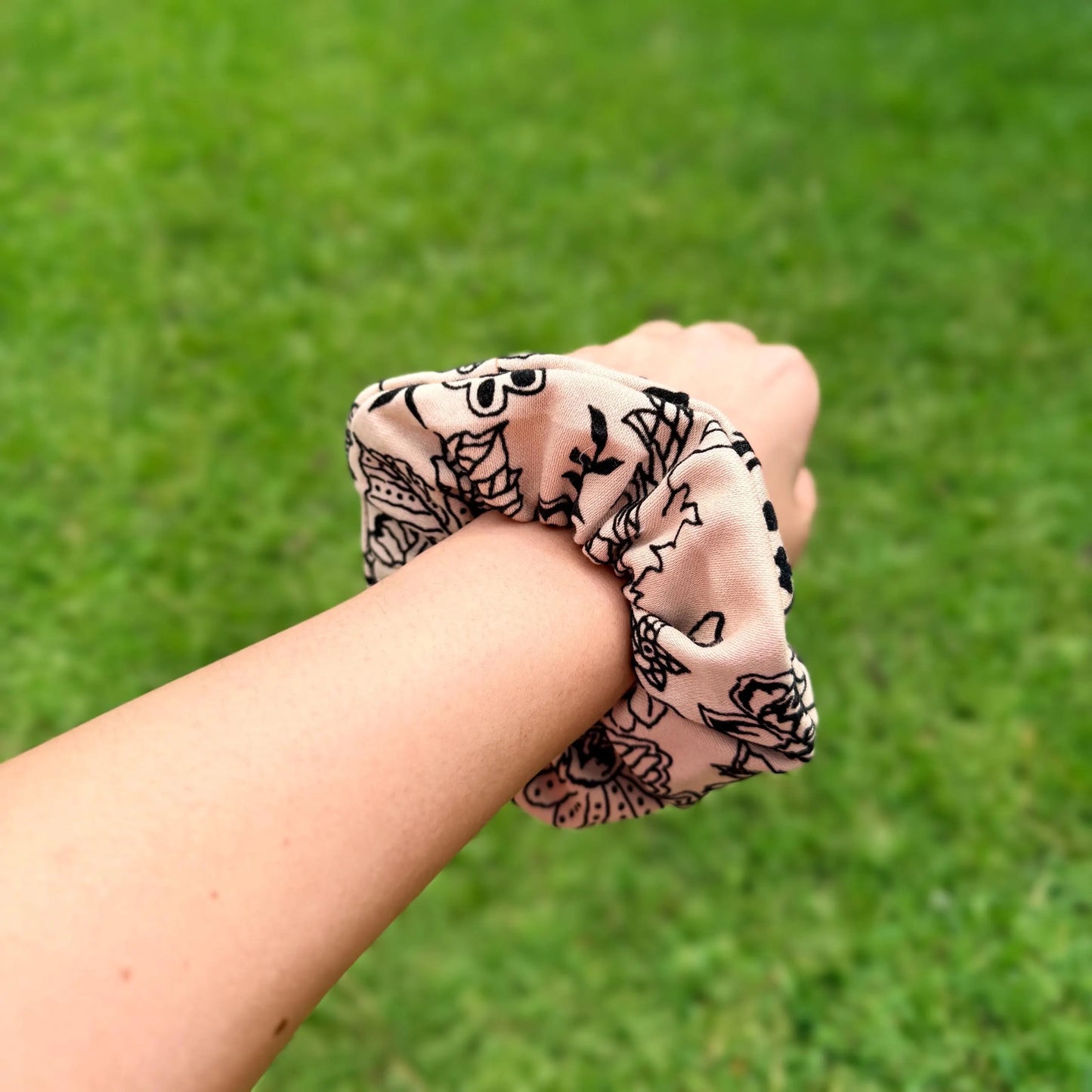 Neutral Beige & Black Floral Scrunchie – Minimalist Hair Tie, Everyday Elegant Hair Accessory